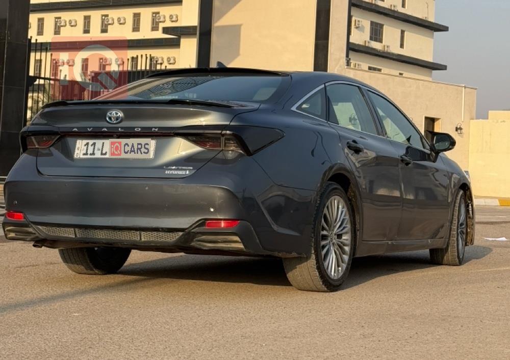 تويوتا أفالون